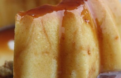 Gâteau de semoule aux raisins et au caramel