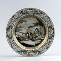 Porcelaine de Chine, dite de la Compagnie des Indes. Assiette à décor européen décorée en grisaille, Epoque Qianlong, vers 1745.