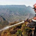 La Réunion : L'incendie devient politique