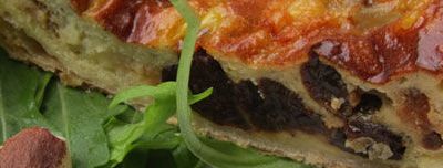 Tarte au roquefort et aux pruneaux