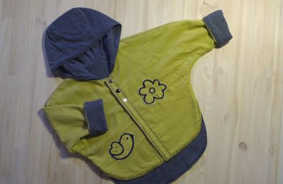 MANTEAU A CAPUCHE MI-SAISON, fille taille 18, 24 mois.