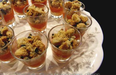 CRUMBLE DE POIVRONS AUX OLIVES EN VERRINE