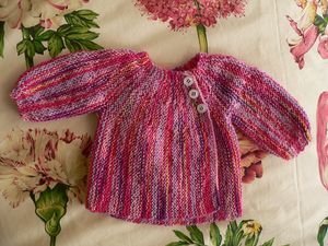 Une brassière classique selon la technique des rangs raccourcis