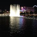 Un magnifique spectacle d'eau et lumière devant l'hôtel le Ballagio!