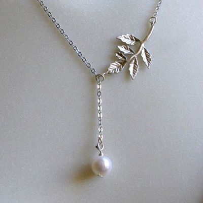 Collier argenté feuilles,perle de culture nacrée