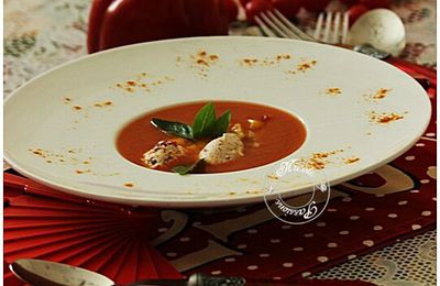 Gaspacho et ses quenelles de fromage frais.....