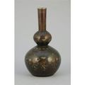 Vase en bronze patiné de forme double gourde. Vietnam, vers 1900. 
