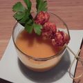 Verrine de potage Crécy et ses crevettes épicées, sans gluten et sans lactose