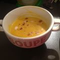 Soupe de butternut , curry et amande