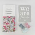 Housse livret de famille Liberty Poppy and Daisy hortensia texte "Famille xx" pailleté argent