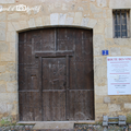 Porte de la maison des vins...