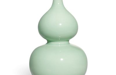 A fine and rare celadon-glazed double-gourd vase, Seal mark and period of Yongzheng (1723-1735)