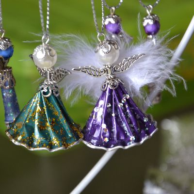 Un aperçu de ce que vous allez trouver sur les marchés du Telethon ; des anges et des libellules, la magie de Noel !