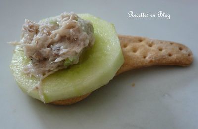 RILLETTES DE MAQUEREAUX FUMES AUX PETITS-SUISSES, CONCOMBRE ET CRACKERS MAISON