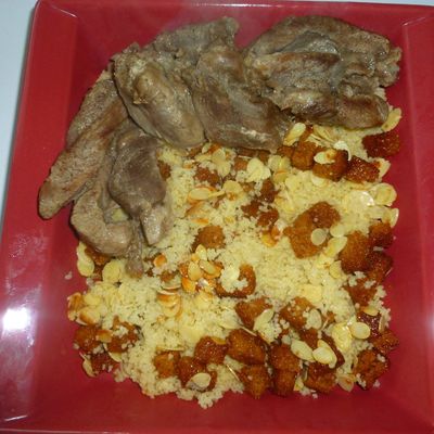 Sauté de dinde au miel, pain d'épices et amandes effilées