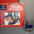 Un cavalier qui surgit hors de la nuit... ! Le disque vinyle 45 tours de Zorro ! Vintage et culte...