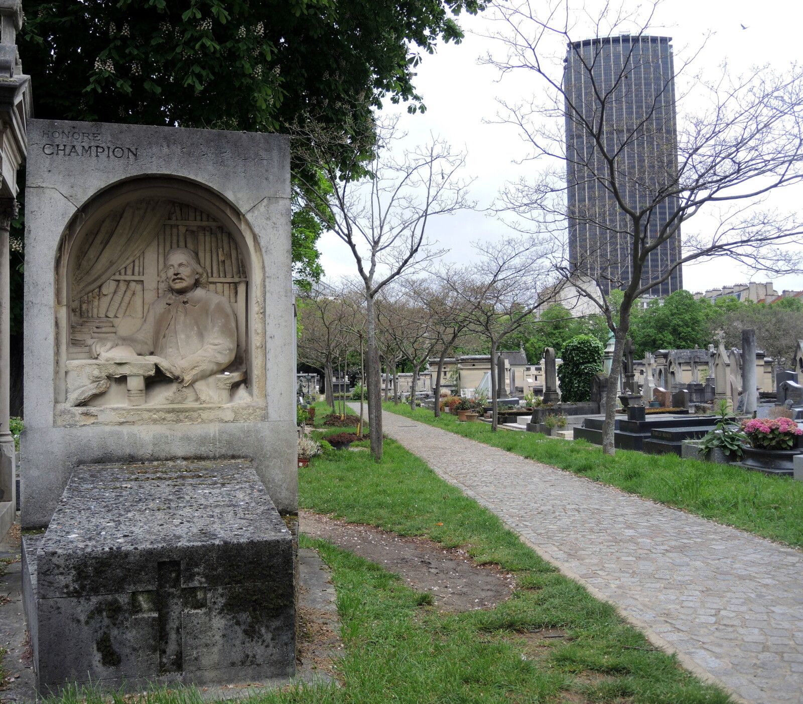 Paris, cimetière Montparnassse, tombe de Champion et Tour (75)