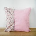 Housses de coussin carrées 35x35cm ou rectangle 50x30cm Liberty Eloïse rose et tissu coton uni rose