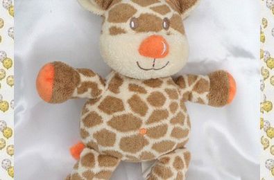 Doudou Peluche Girafe Jaune Marron Cornes Orange La Halle Kimbaloo