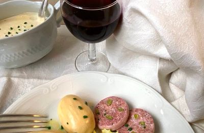 4 assiettes 100% lyonnaises : saucisson pommes à l'huile