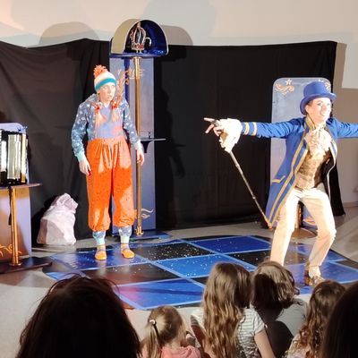 Spectacle L'île de la couronne par la Compagnie Artmel