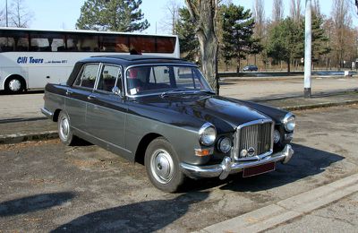 La Vanden plas princess 4 litre R de 1965 (Retrorencard mars 2010)