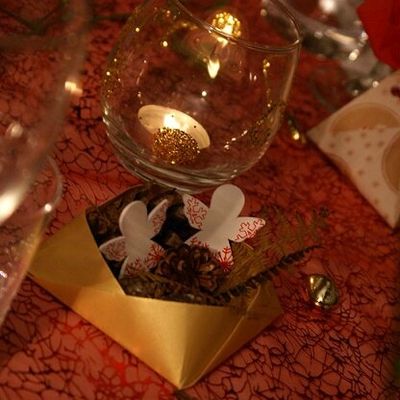 Coupelle Origami en papier doré pour table de fête !