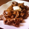 Boeuf strogonoff aux champignons et à la crème 