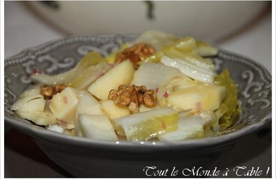 Salade d'endives aux pommes , noix et comté