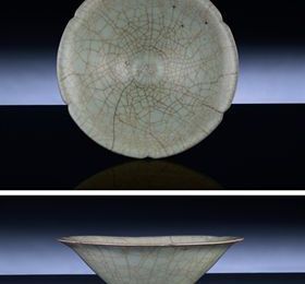 A very rare guanyao mallow-form bowl. Southern Song dynasty, 12th-13th century