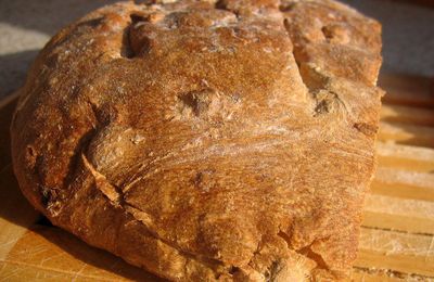 Le pain au muesli avec sa confiture de fraises