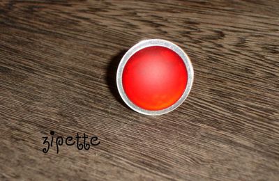 Bague rouge