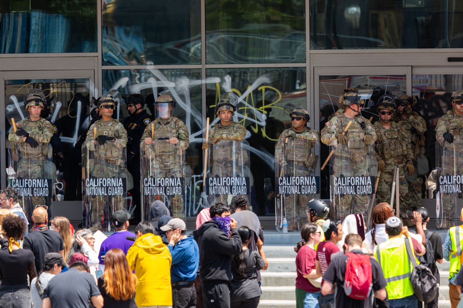 California National Guard in front of protestors, June 09,  2025 