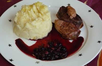 Magret de canard Rossini et sauce aux fruits rouges 