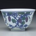 Tea cup with decoration of grape vines. Ming dynasty, Chenghua reign (1465-1487).