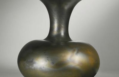 Magdalene Odundo, Untitled, 1990