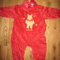 Pyjama DISNEY Winnie l'ourson 12 mois rouge, très bon état hiver 3 euros