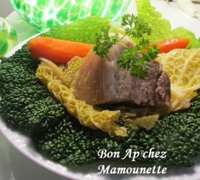 Chou, carottes de sable, poitrine fraîche de porc