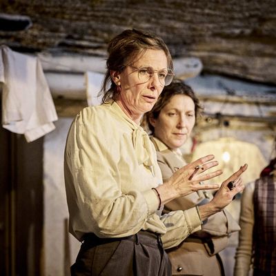 A voir aux Célestins : La guerre n'a pas un visage de femme: quand un grand livre enquête devient une grande pièce de théâtre