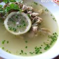 Soupe de poulet à la citronnelle et à la coriandre