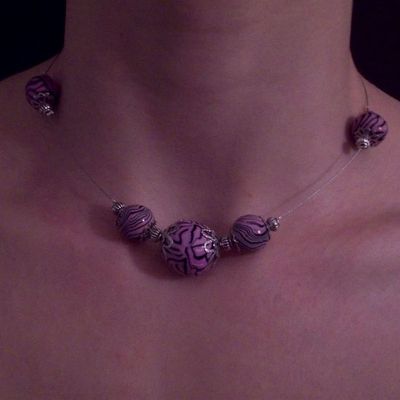 Collier rose et noir
