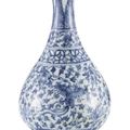 A blue and white 'Phoenix' vase, yuhuchunping, Ming dynasty, 16th century