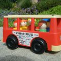 un petit bout de souvenir...bus Fisher price