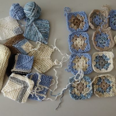 Petites pelotes transformées en plaid