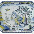 A big French Chinoiserie pattern octogonal shaped faience tray (table tray), Rouen, 1st half of 18th century