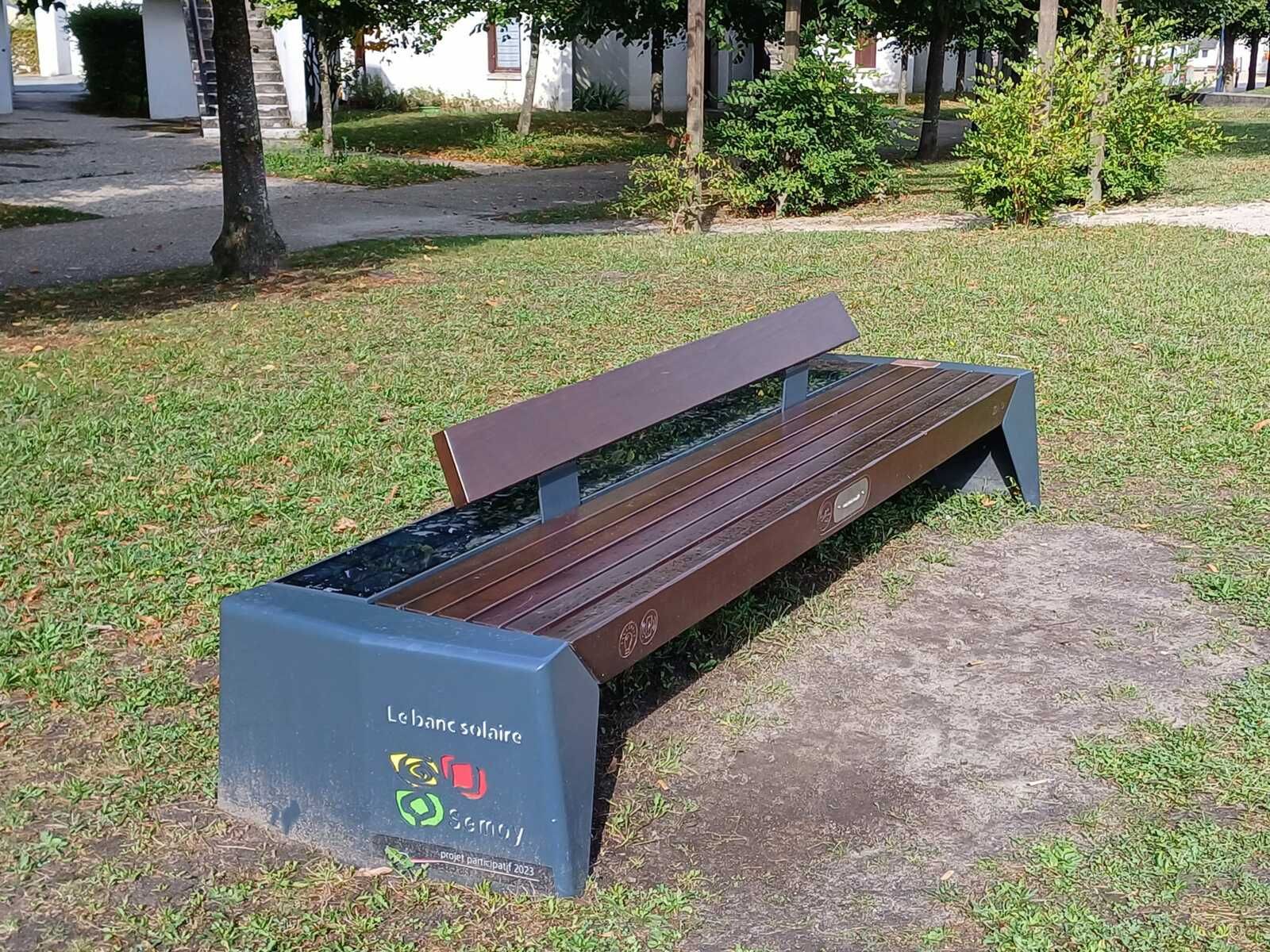 Banc solaire (45 - Semoy)