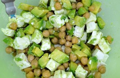 Salade de pois chiches, avocat, féta