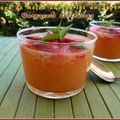 Soupe de melon aux perles du Japon et carpaccio de fraises