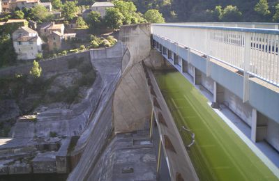 Sur le Tarn :le  barrage de Pinet!