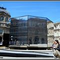 Dans la Cour Carrée du Louvre